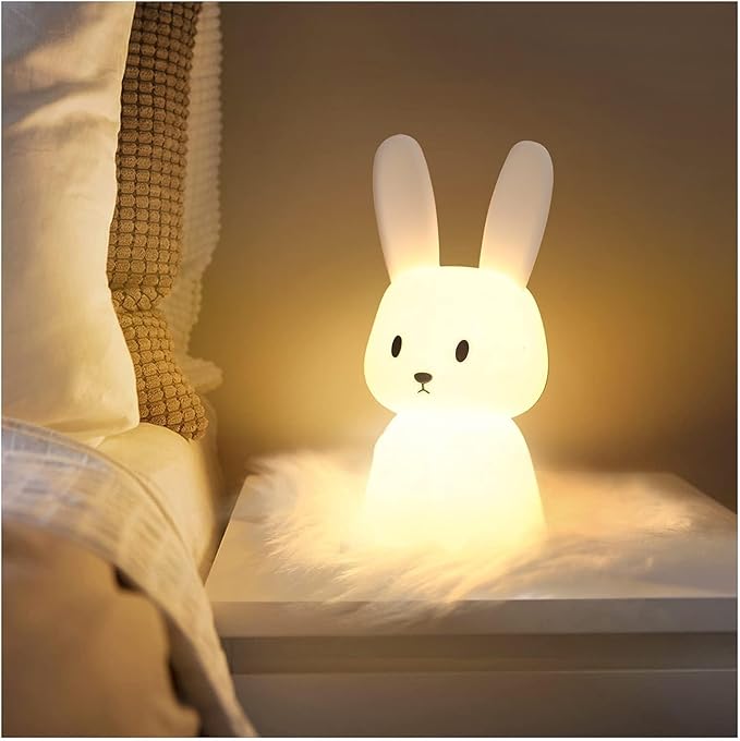 SOLIDEE Veilleuse Bebe Bunny Avec 7 Changements de Lumière Contrôle de tap Recharge USB Fonction Minuterie Lampe de Chevet Pour Chambre D'enfant Cadeau Jouet Veilleuse en Silicone Pour Enfant